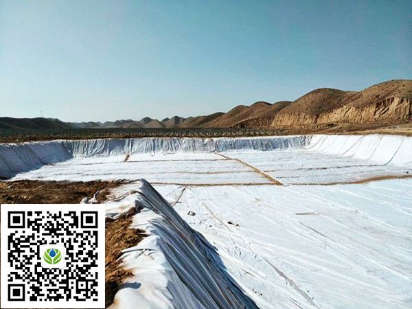 What are the main points of construction quality control during the construction of geomembrane composite with non-woven?