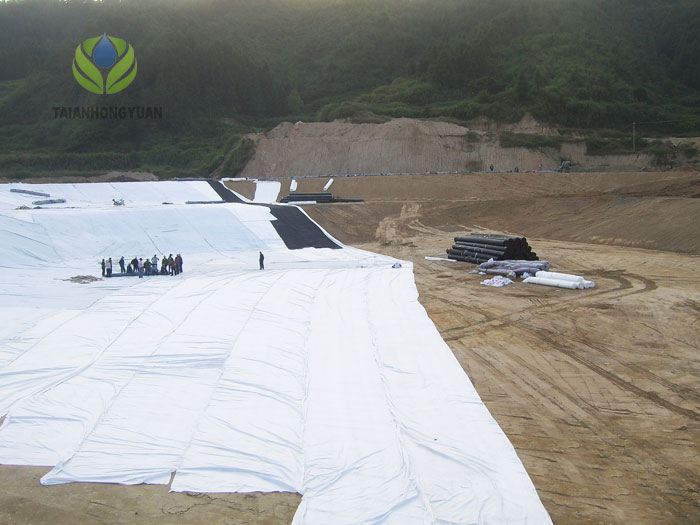 Geosynthetic clay liner(GCL)